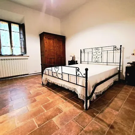 Nel Centro Storico Di Trequanda